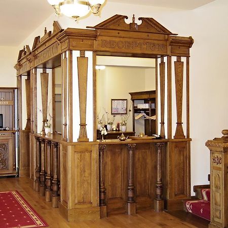 Hotel Castel Royal Mosnita Noua Eksteriør billede