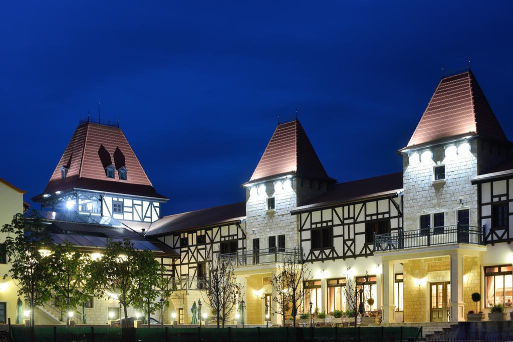 Hotel Castel Royal Mosnita Noua Eksteriør billede
