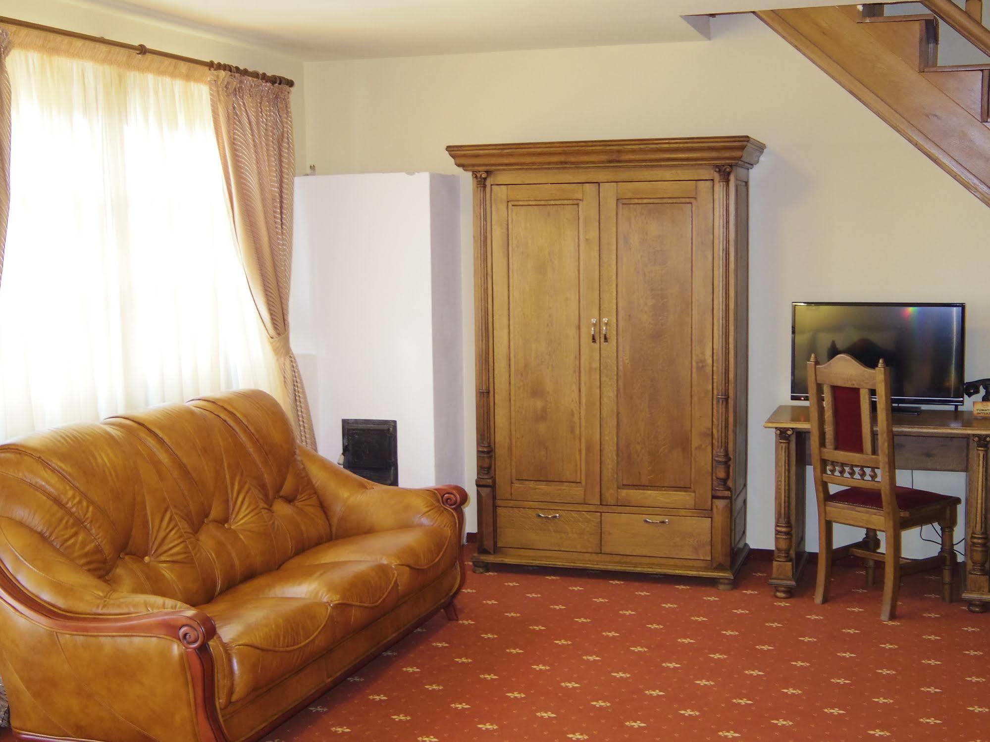 Hotel Castel Royal Mosnita Noua Eksteriør billede