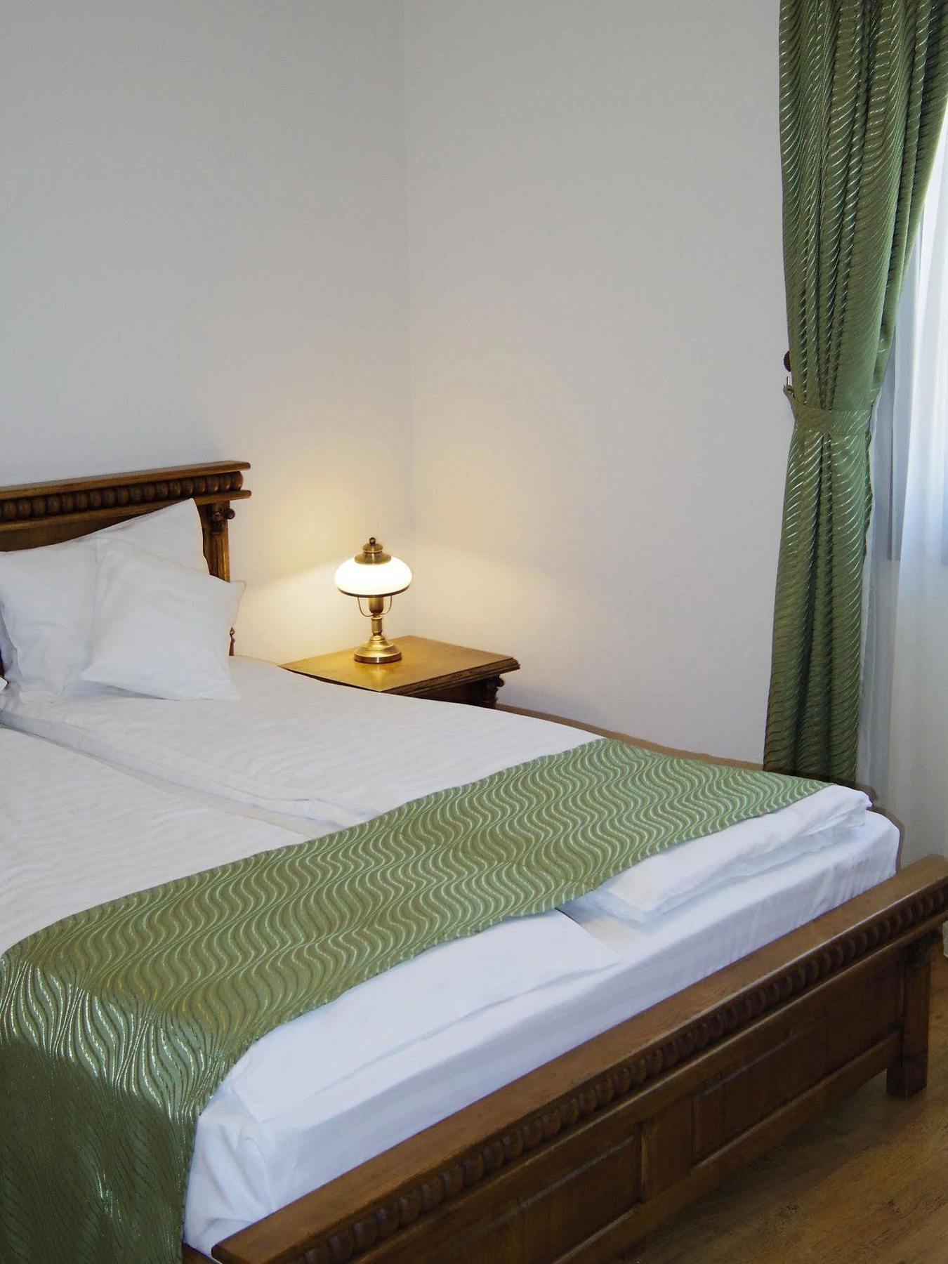 Hotel Castel Royal Mosnita Noua Eksteriør billede